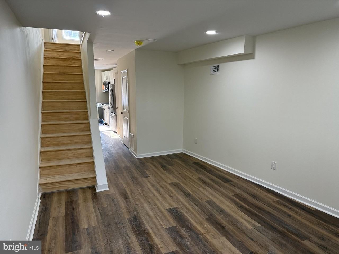 217 Krams Ave - Photo 3 of 29