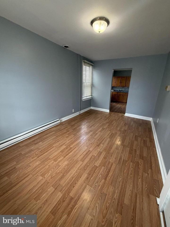 9 E Middle St - Photo 2 of 12