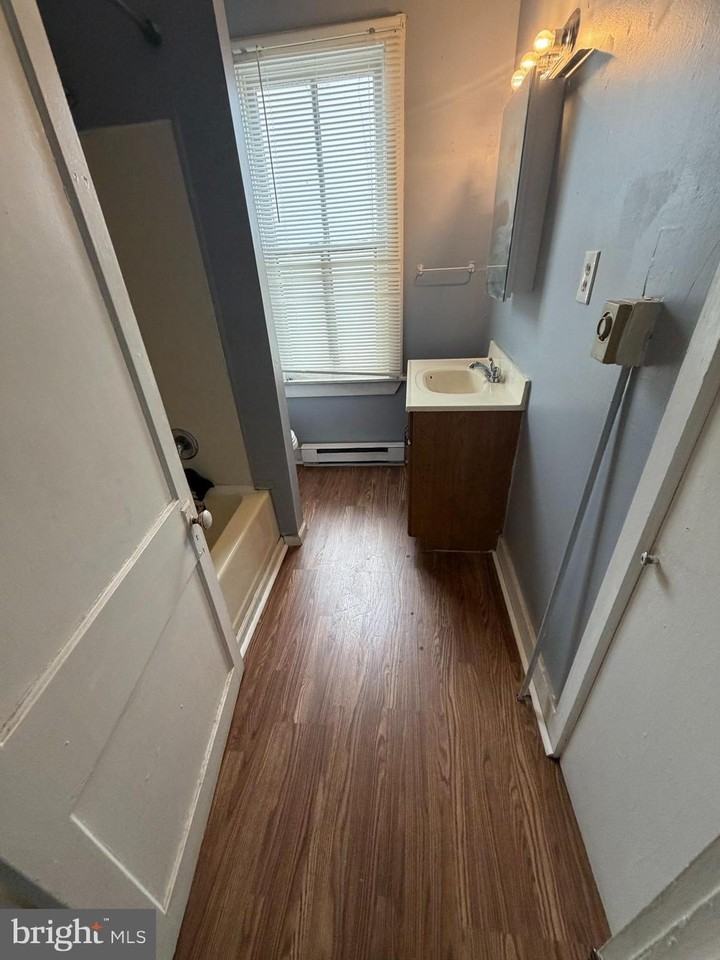 9 E Middle St - Photo 7 of 12