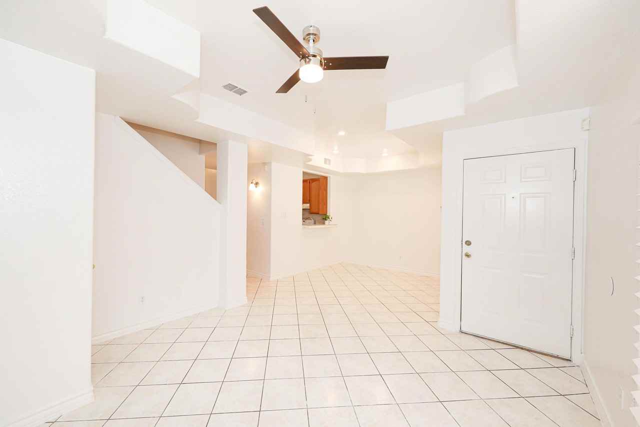 1000 Ranchway Dr - Photo 4 of 30