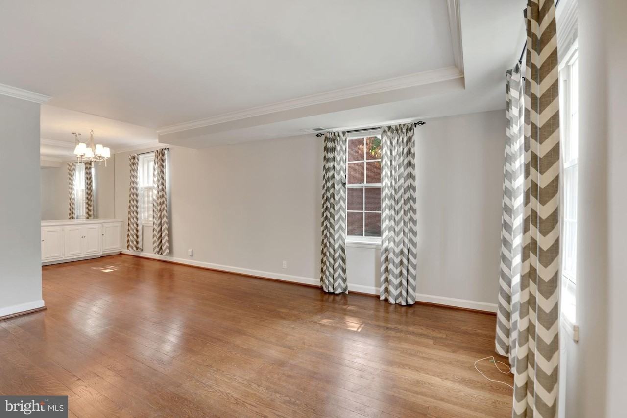 2941 S Dinwiddie St - Photo 4 of 25