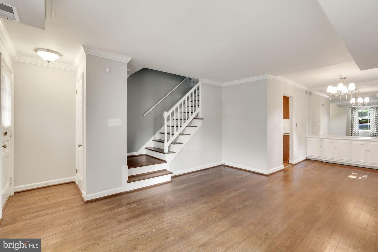 2941 S Dinwiddie St - Photo 7 of 25