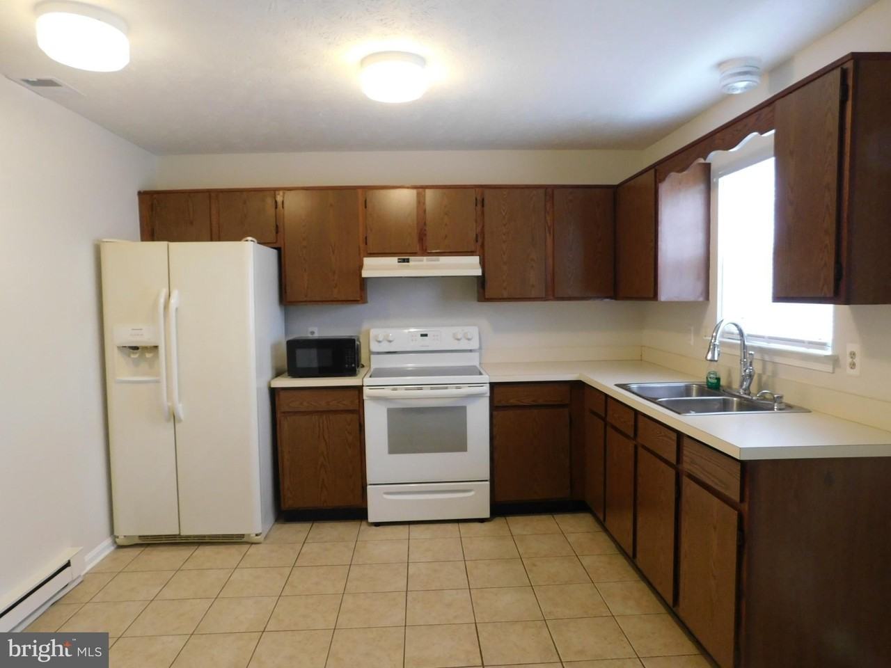 248 Waterford Ln - Photo 4 of 20