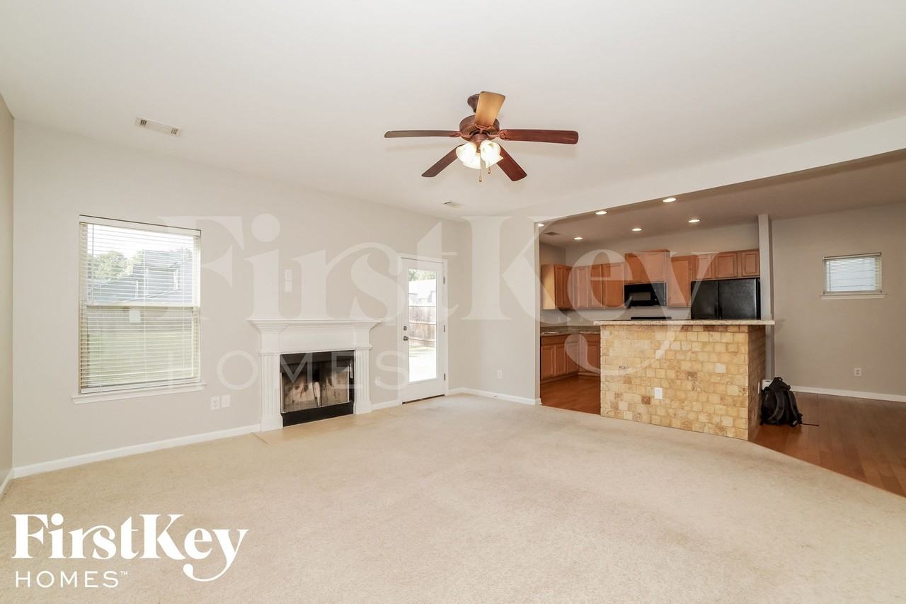 7271 Silk Tree Pointe - Photo 3 of 15