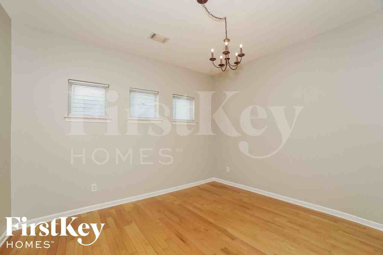 7271 Silk Tree Pointe - Photo 4 of 15