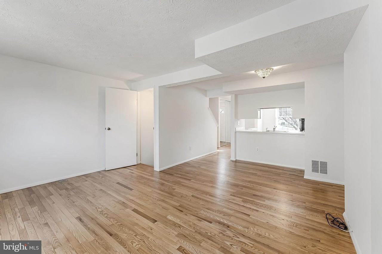 1682 Harvest Green Ct - Photo 5 of 39