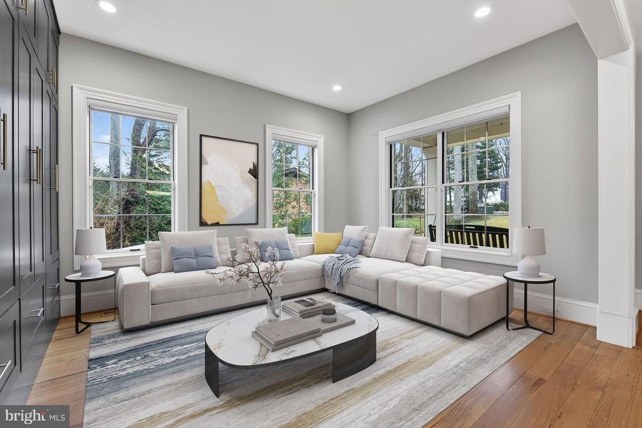 7002 River Oaks Dr - Photo 4 of 45