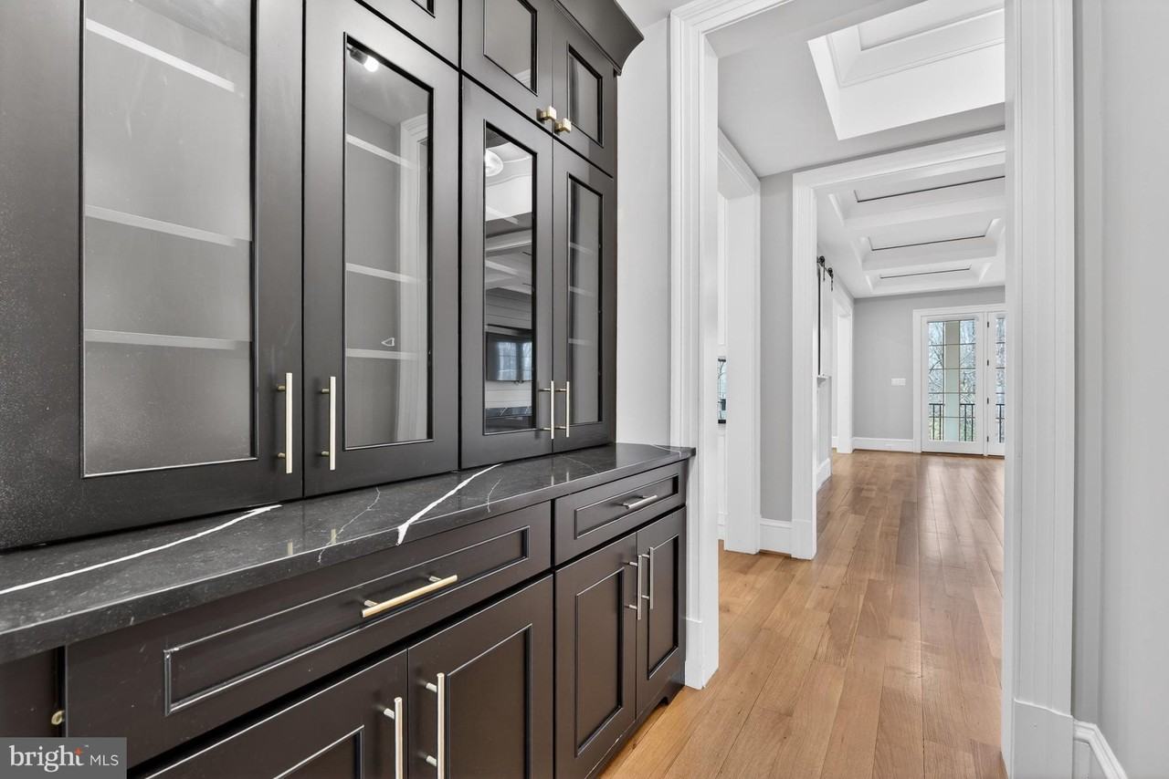 7002 River Oaks Dr - Photo 7 of 45