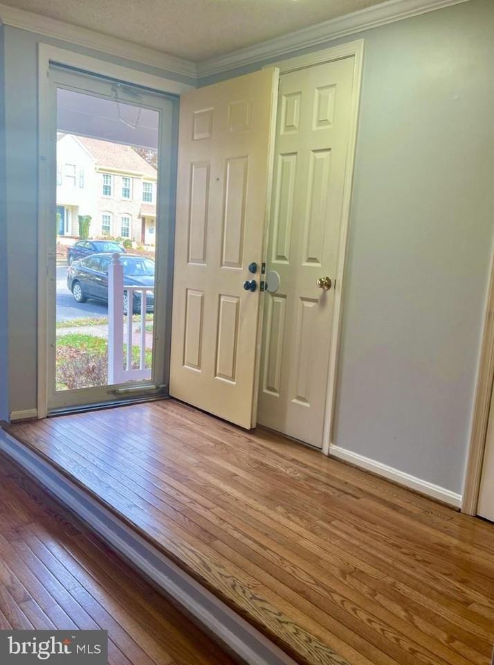 11570 Hill Meade Ln - Photo 4 of 31