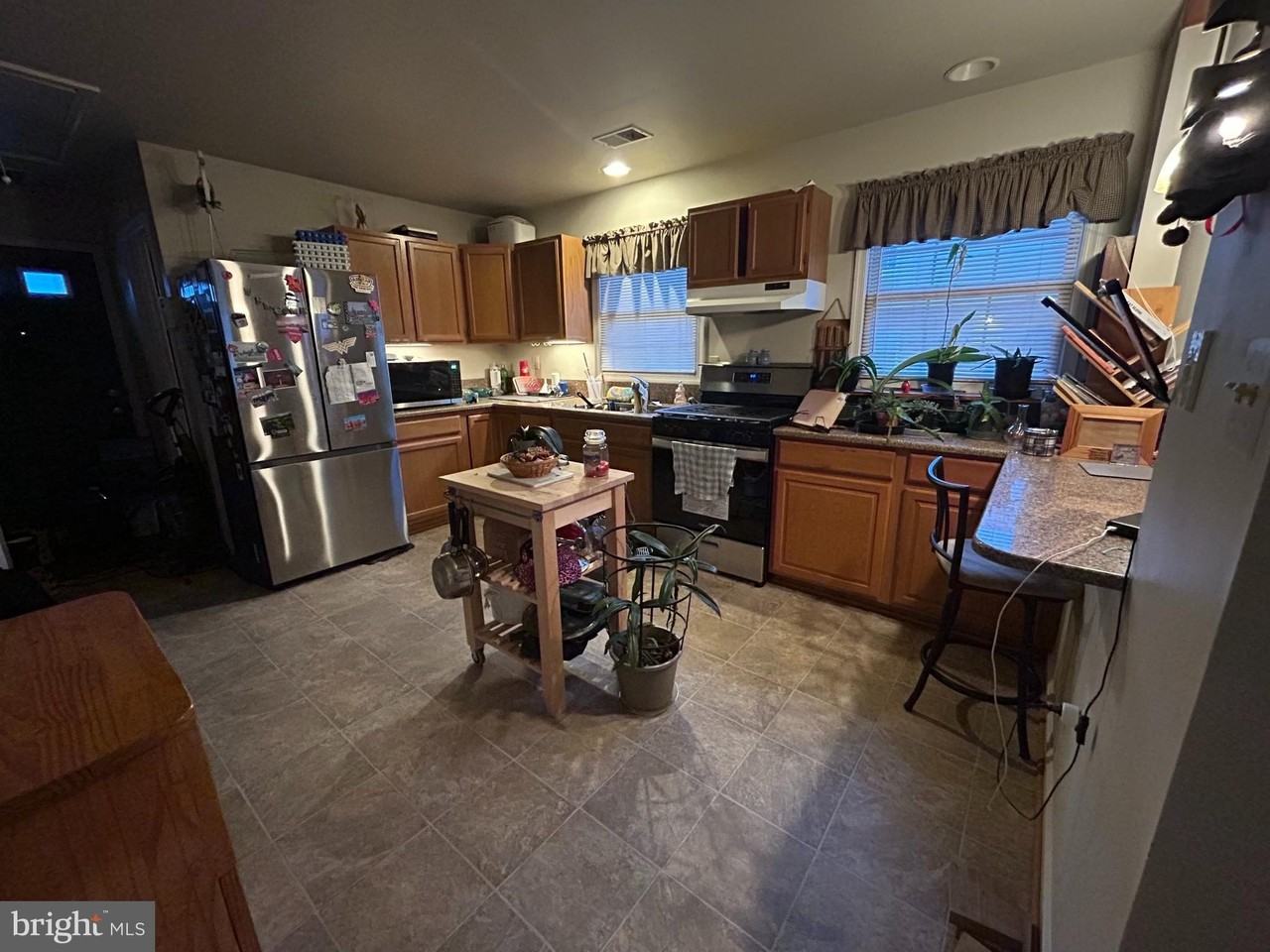 303 4th Ave - Photo 3 of 9