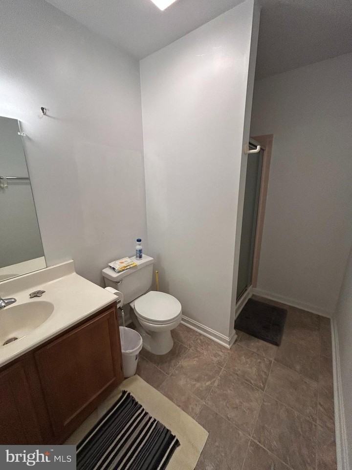 303 4th Ave - Photo 6 of 9