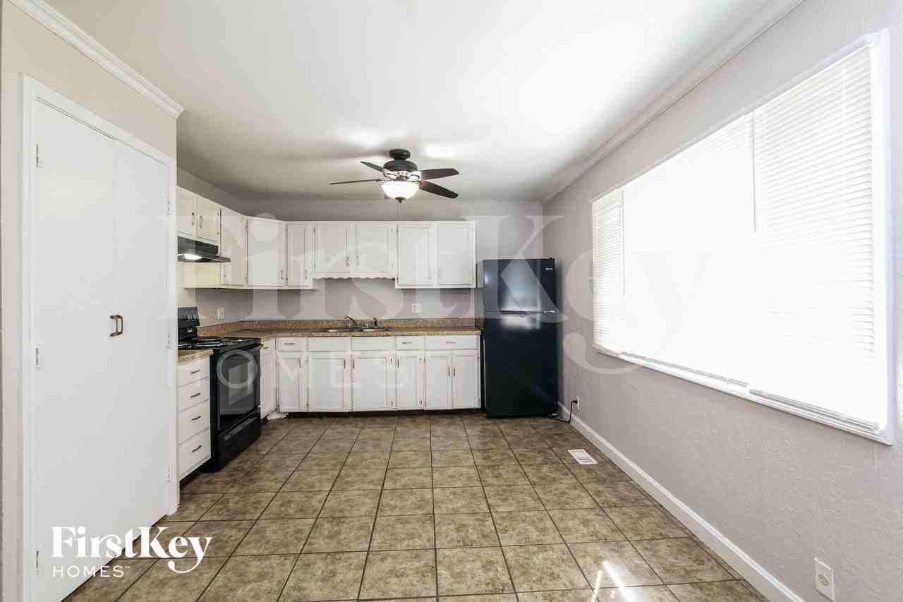 6107 Est - Photo 5 of 15