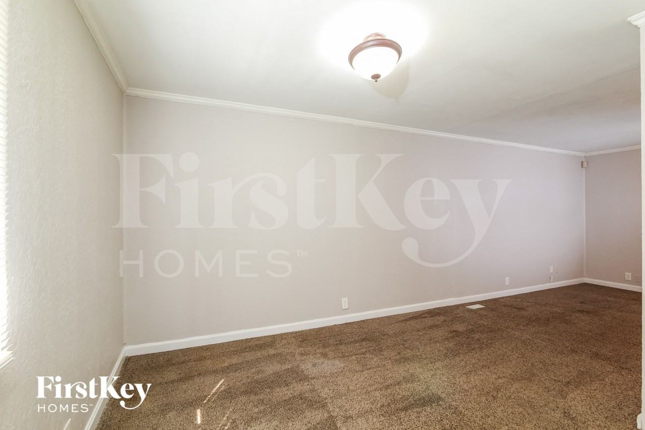 6107 Est - Photo 6 of 15