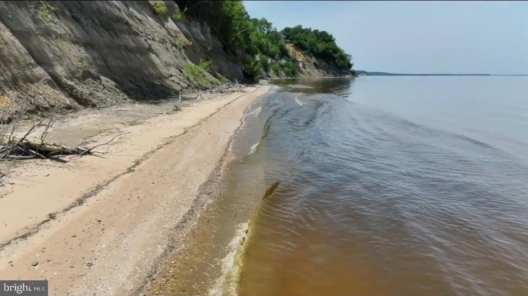 2492 N Independence Dr - Photo 3 of 24