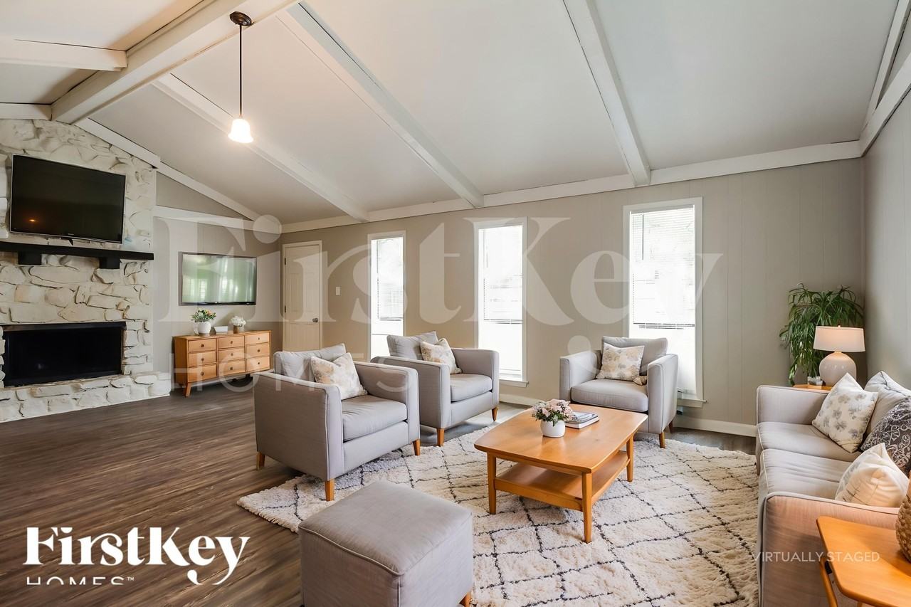 6030 Elk Grove Rd - Photo 6 of 18