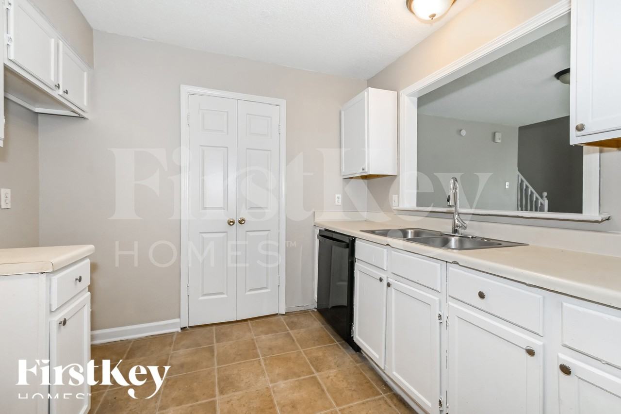 5855 Plum Valley Dr - Photo 6 of 16