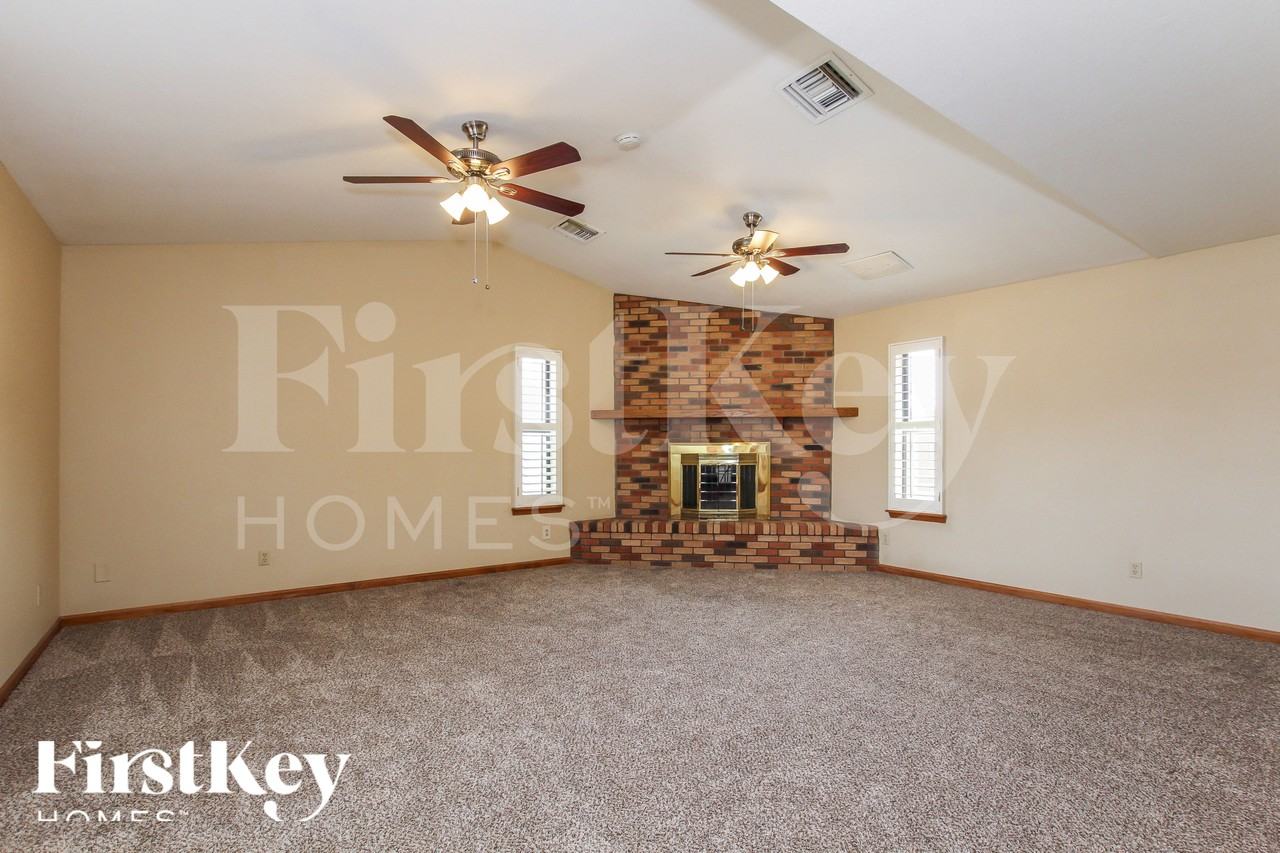 5205 W Aster Dr - Photo 4 of 16