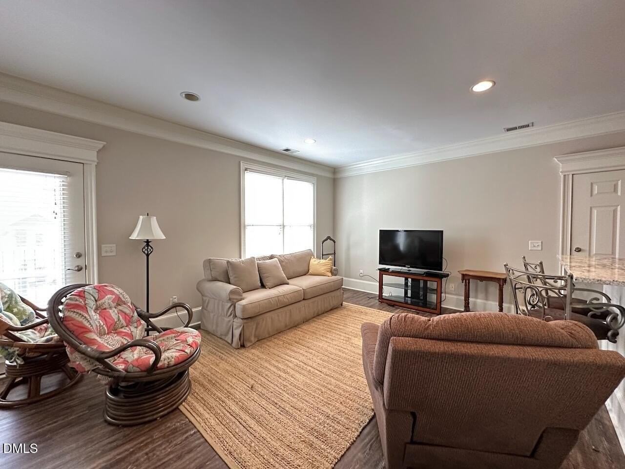 900 Canenaugh Dr Apt 305 - Photo 6 of 15