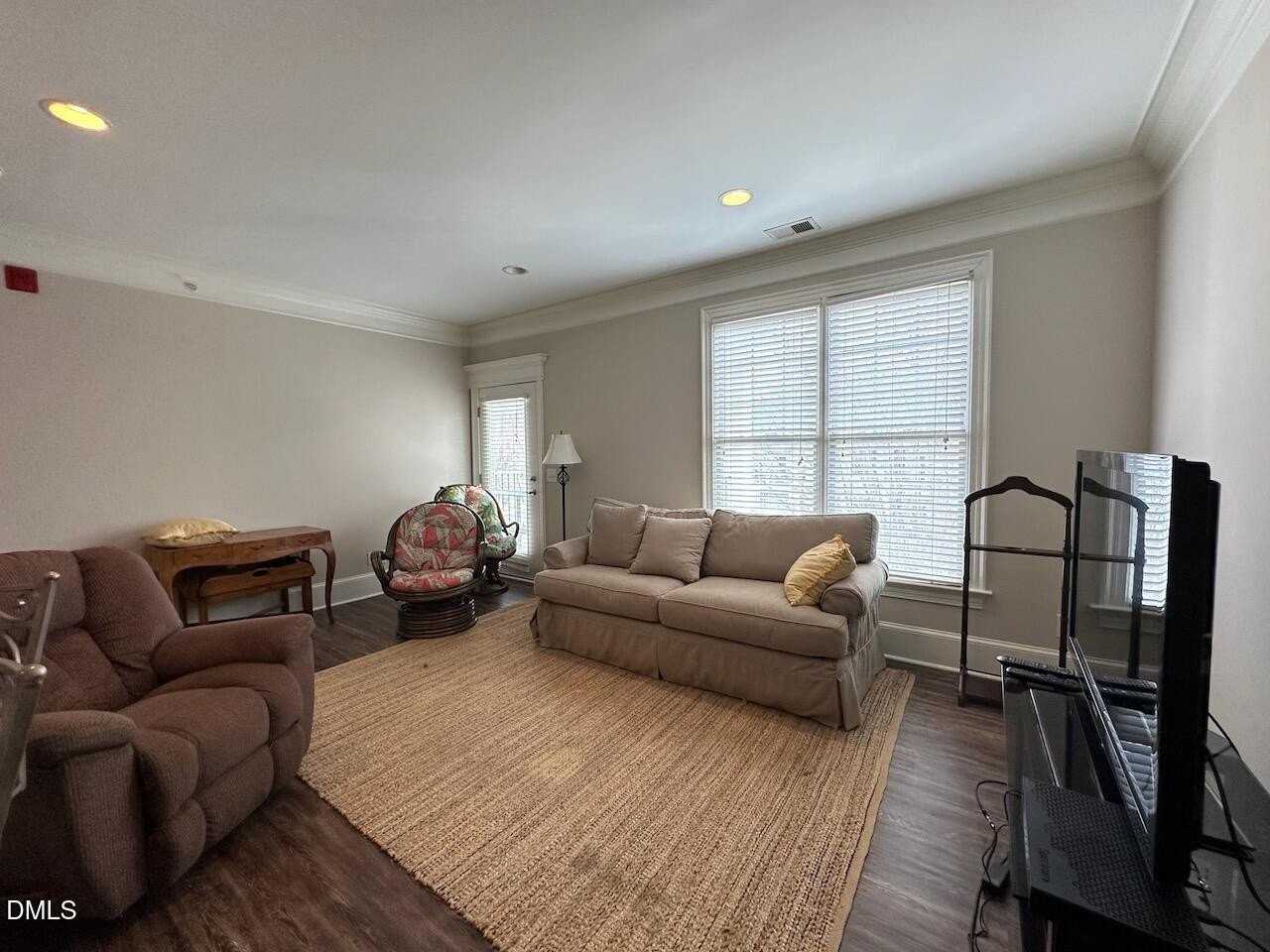 900 Canenaugh Dr Apt 305 - Photo 7 of 15