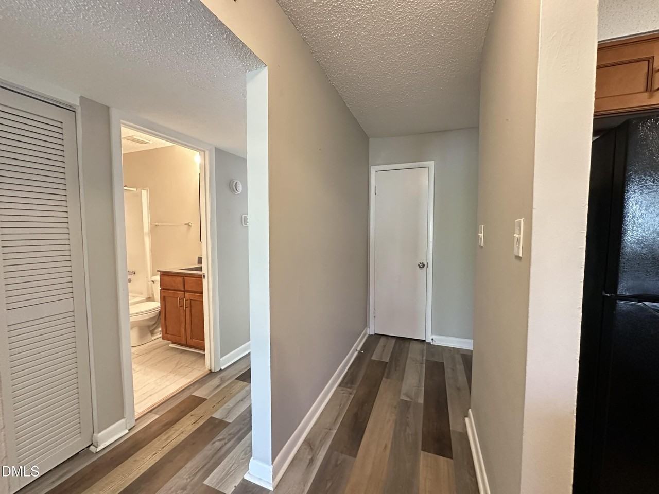 204 Flowers St - Photo 3 of 17