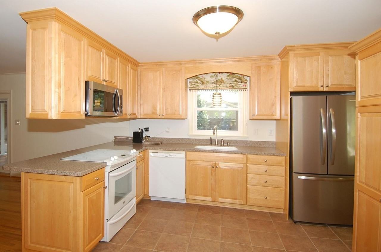 5400 Emerson Dr - Photo 5 of 23