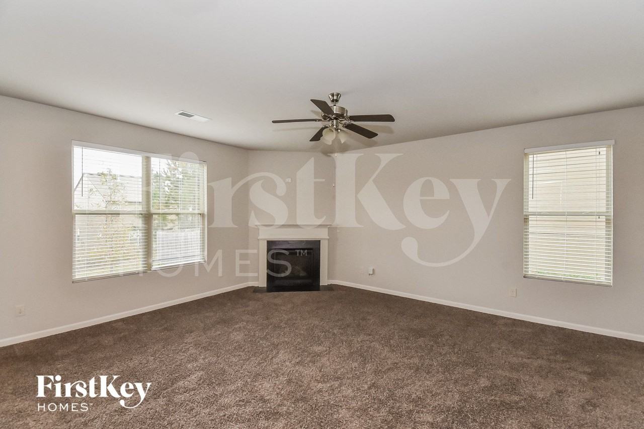 4682 Brookwood Pl - Photo 2 of 15