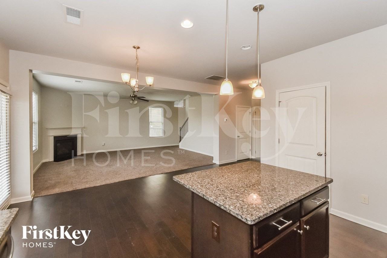 4682 Brookwood Pl - Photo 6 of 15