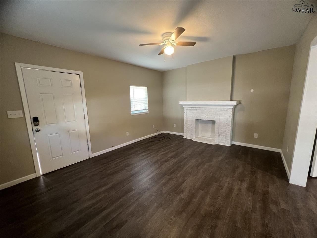 1104 Bluff St #B - Photo 2 of 11