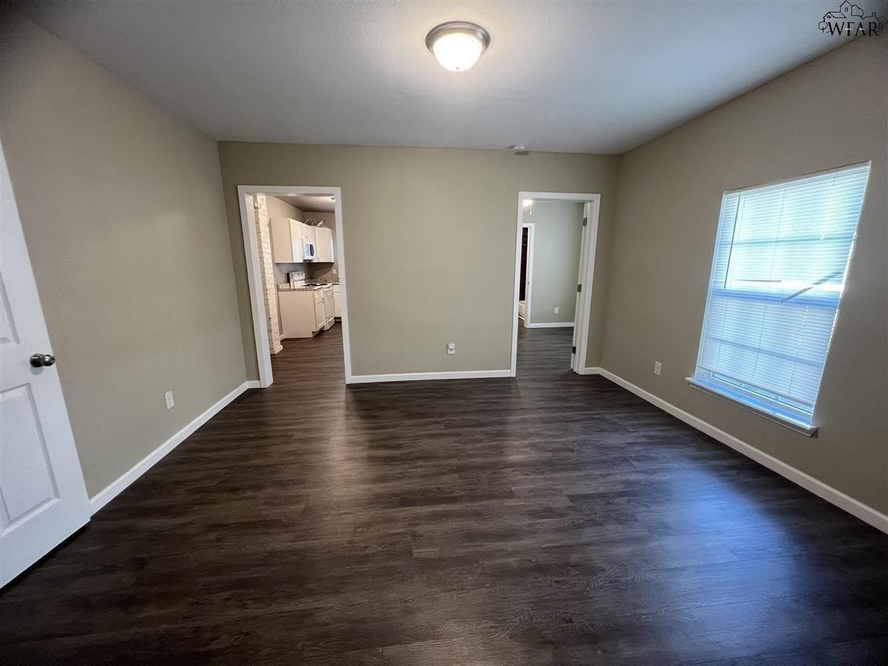 1104 Bluff St #B - Photo 3 of 11