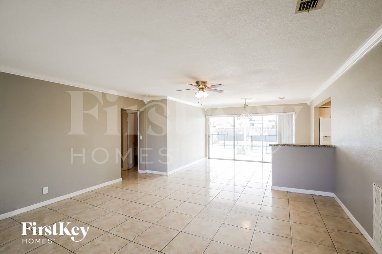 4314 Taft St - Photo 2 of 19
