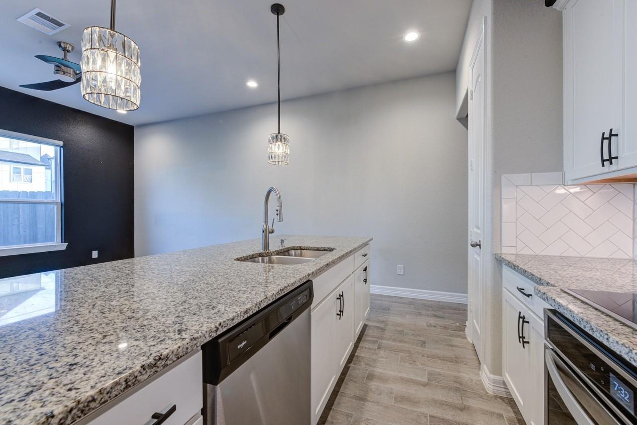 11010 Crescent Light Way #1 - Photo 2 of 32