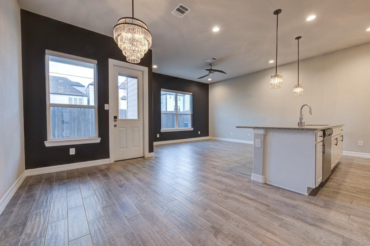 11010 Crescent Light Way #1 - Photo 7 of 32