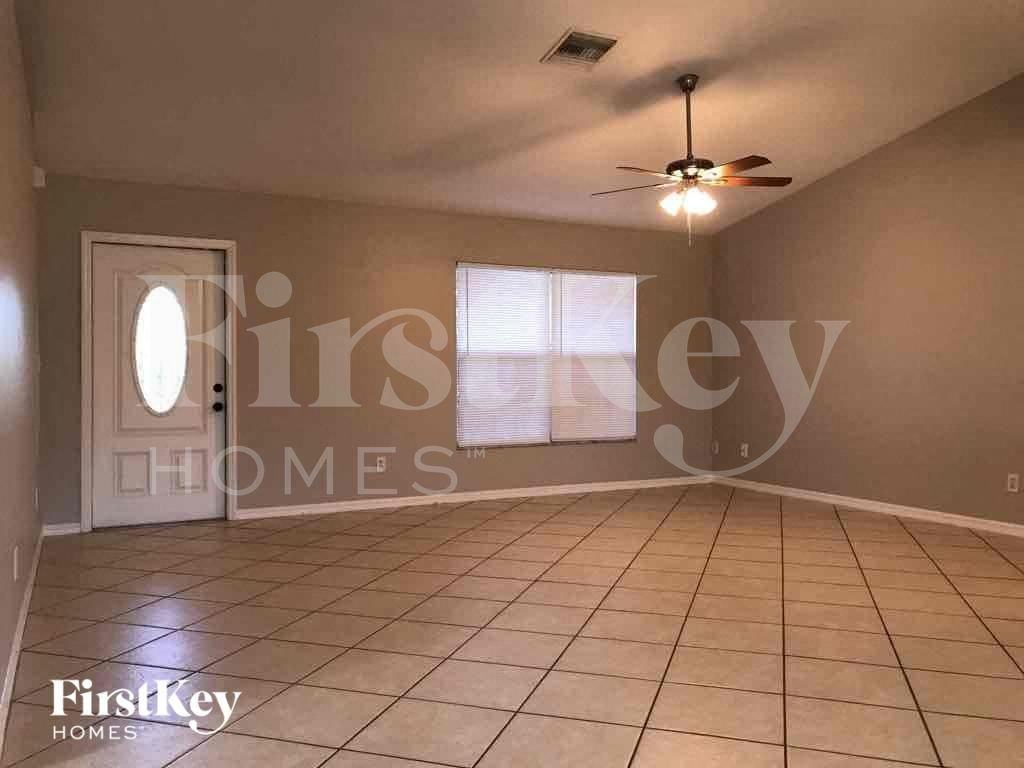 4103 10th St Sw - Photo 2 of 17