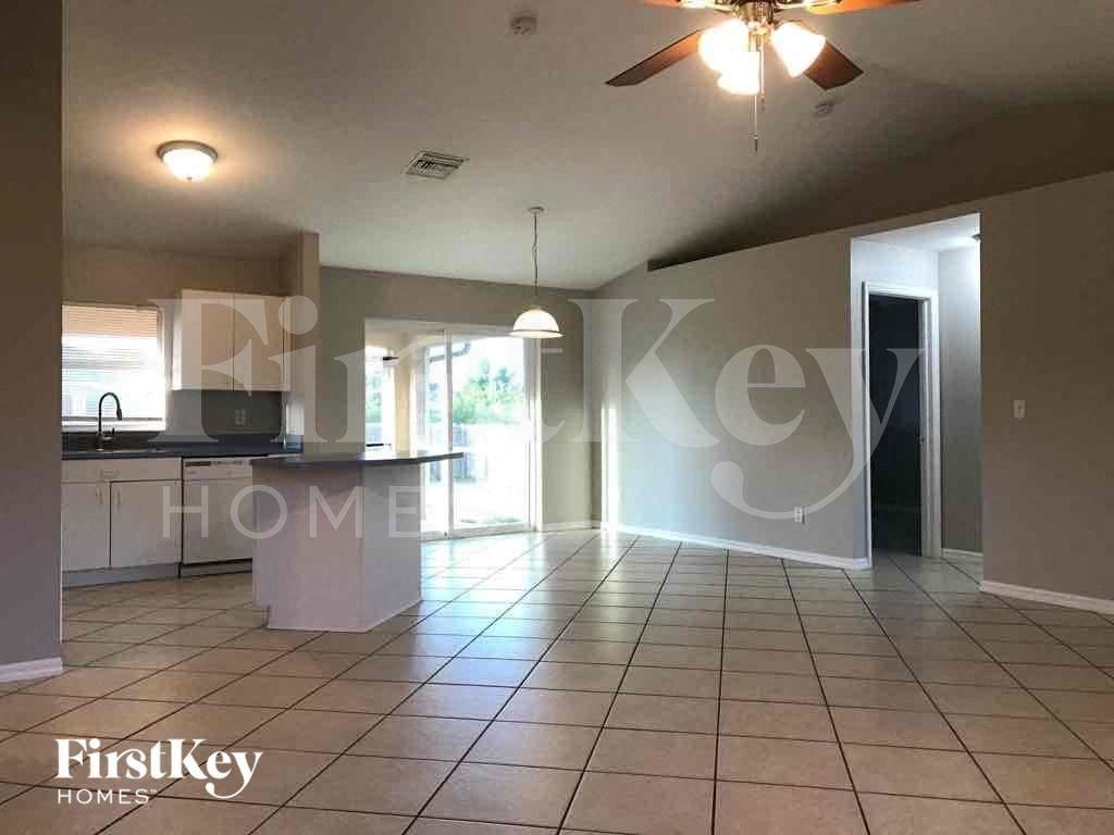 4103 10th St Sw - Photo 4 of 17