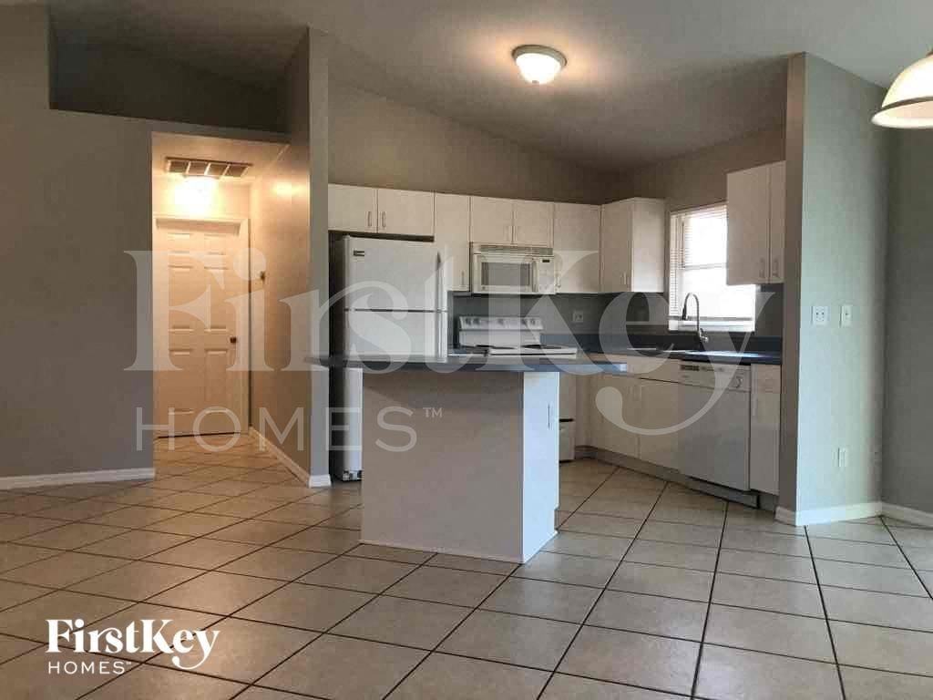 4103 10th St Sw - Photo 5 of 17