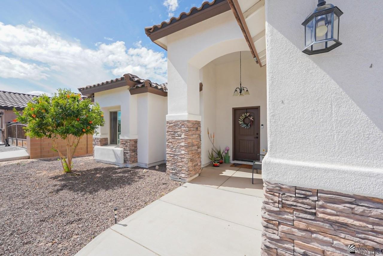 11762 S Gila St - Photo 4 of 25