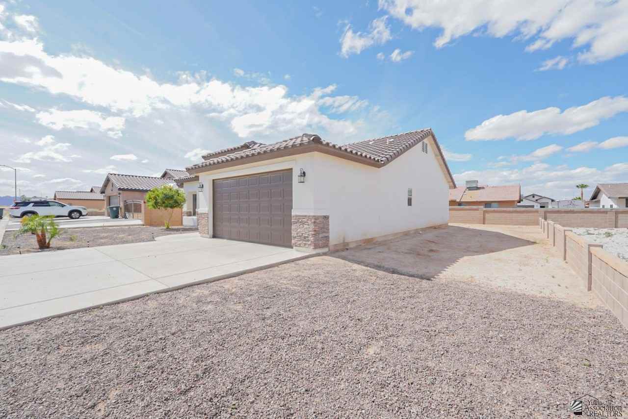 11762 S Gila St - Photo 6 of 25