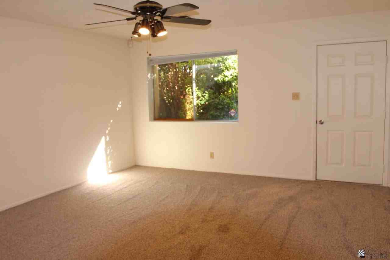 1600 S 46th Dr - Photo 4 of 10