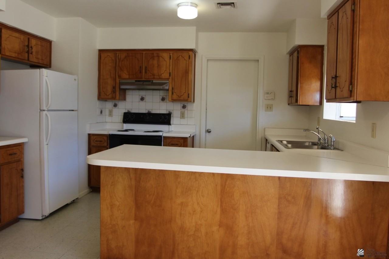 1600 S 46th Dr - Photo 6 of 10