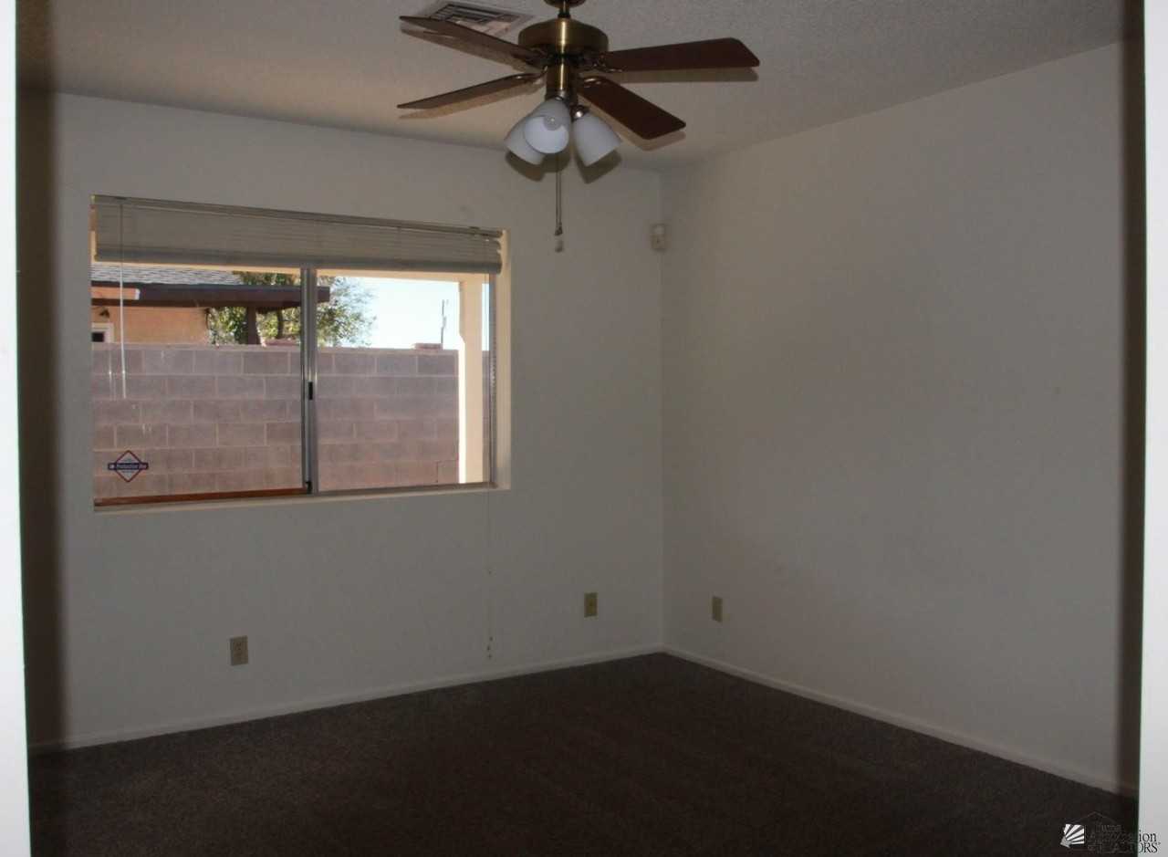 1600 S 46th Dr - Photo 7 of 10