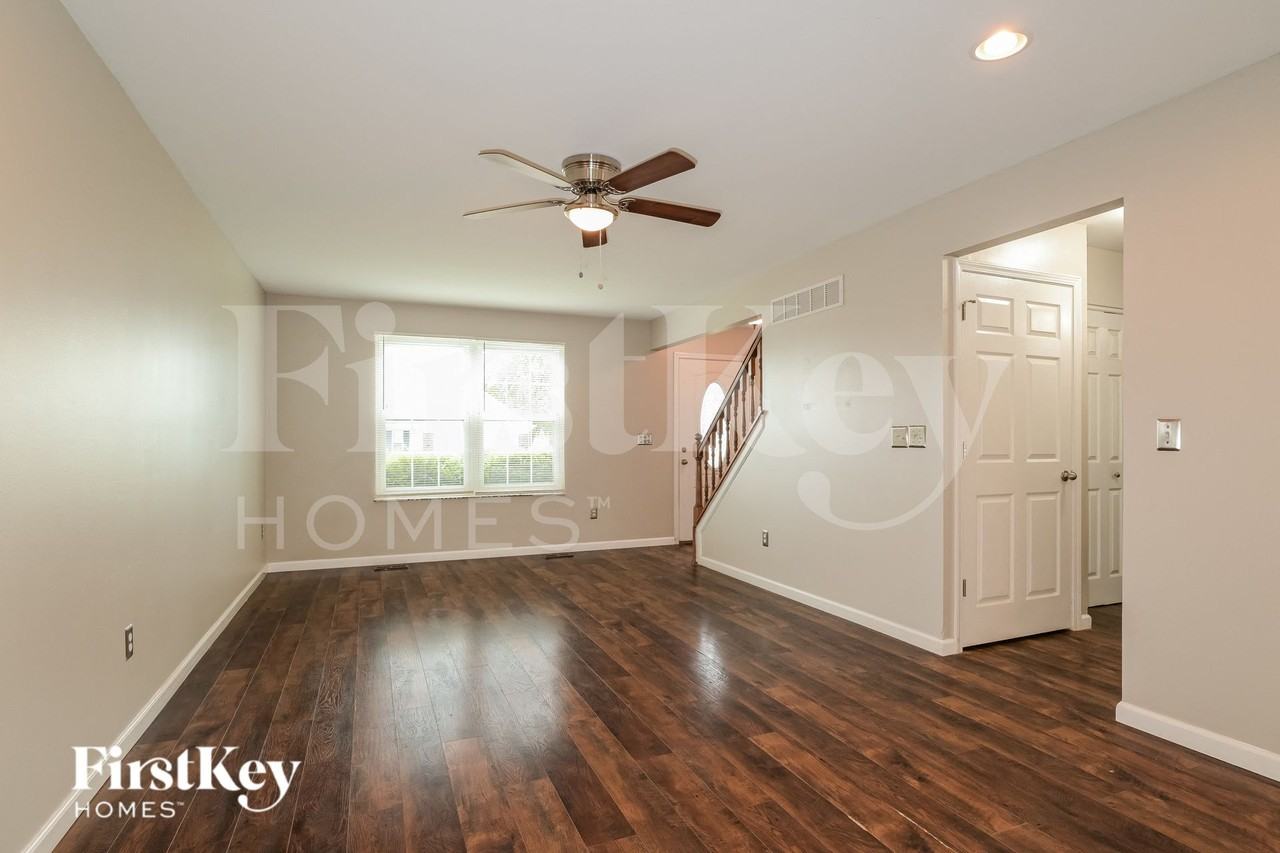 256 Cherrywood Park Drive - Photo 4 of 16