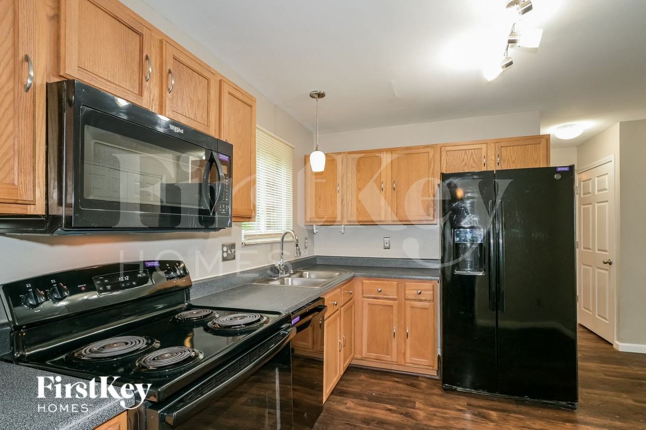 256 Cherrywood Park Drive - Photo 7 of 16