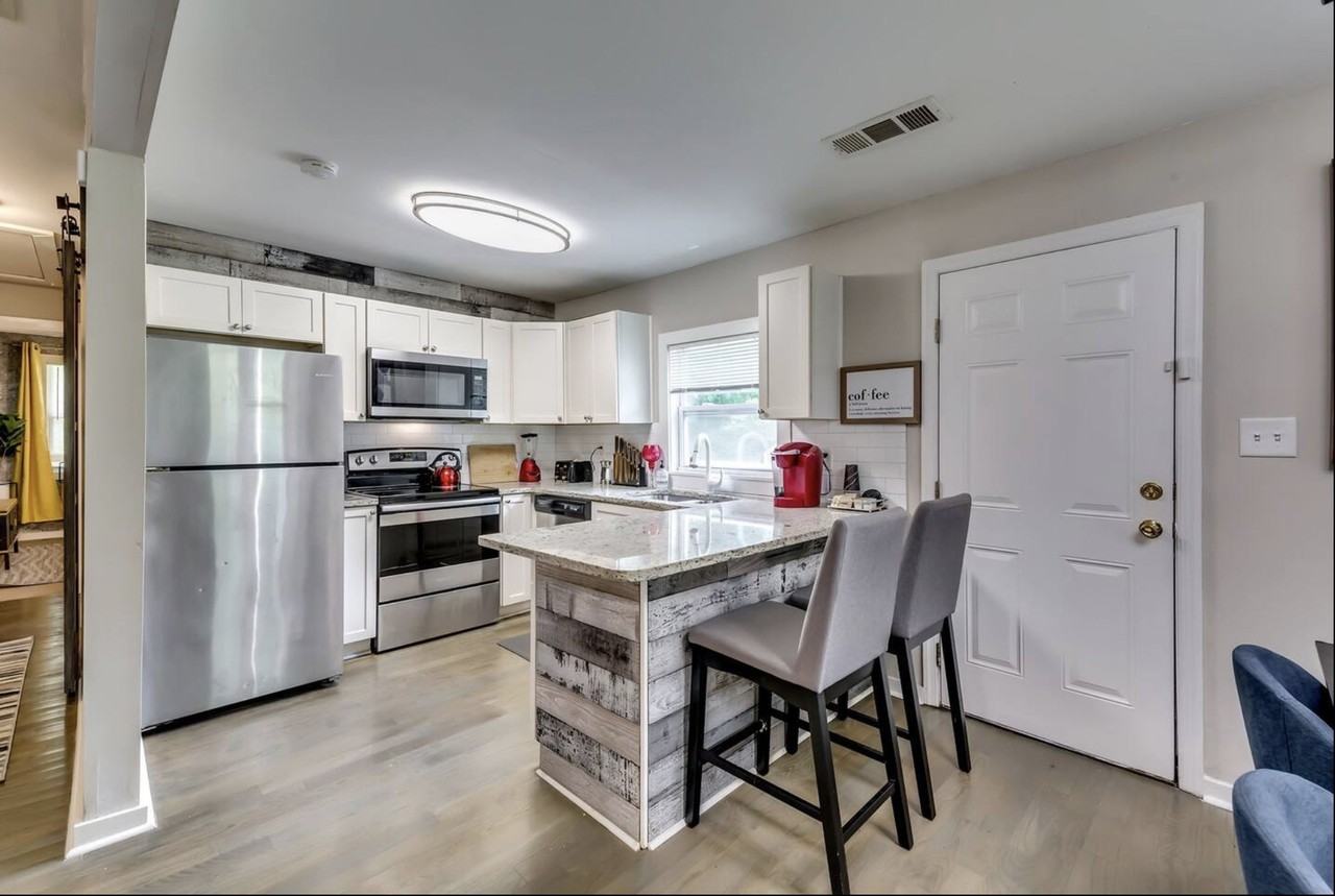 1280 Kenilworth Dr Sw #1 - Photo 3 of 10