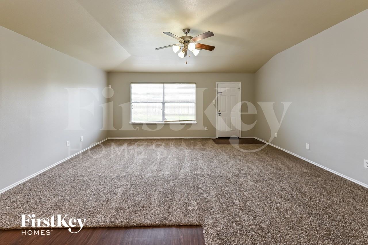 18622 Desert Marigold Dr - Photo 3 of 16