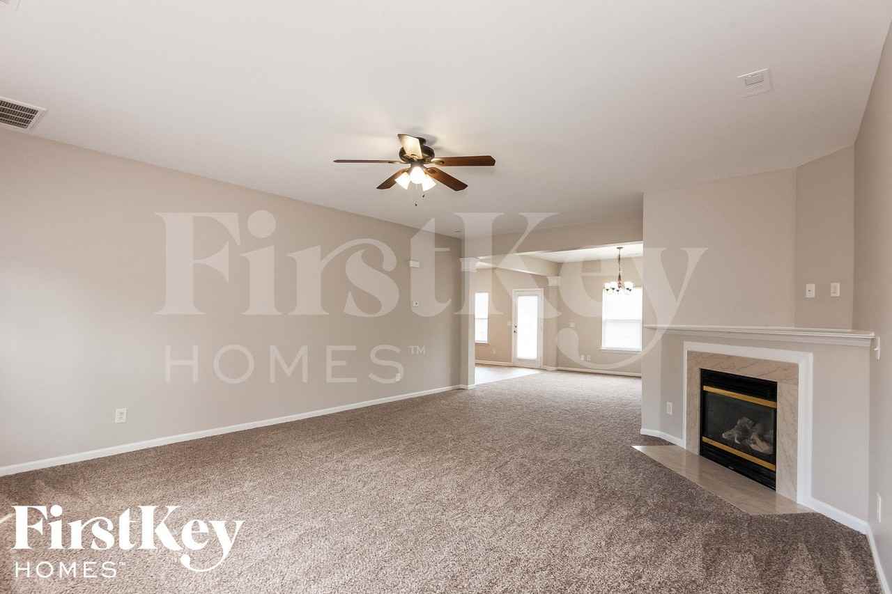 1737 Larne Cir - Photo 3 of 15