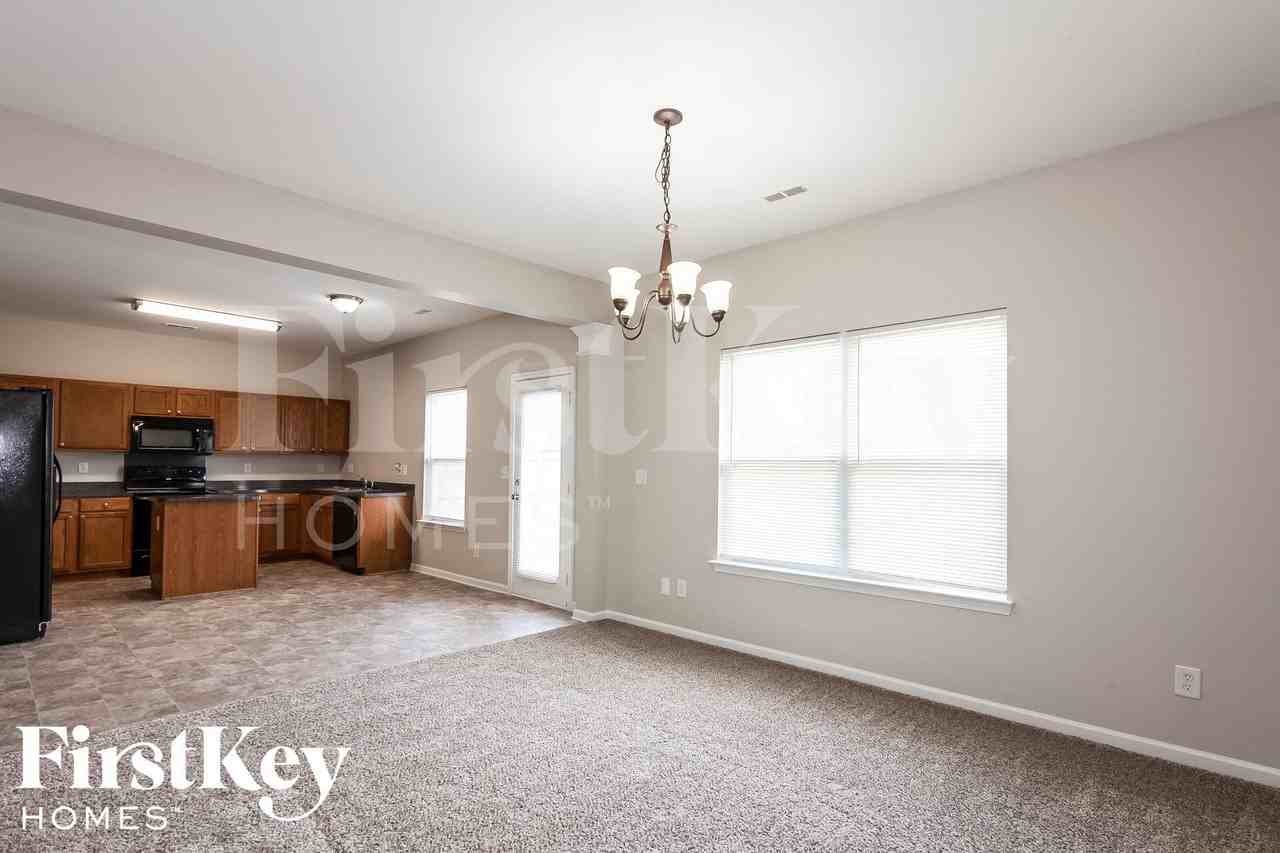 1737 Larne Cir - Photo 4 of 15