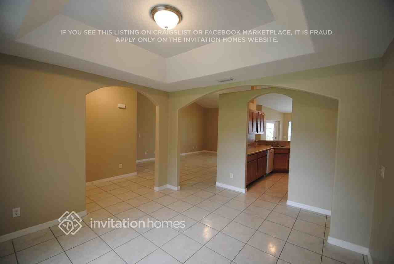 3060 Eldron Blvd Se - Photo 4 of 10