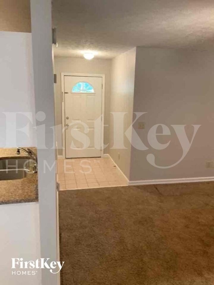 1675 Pilgrim Way - Photo 2 of 16