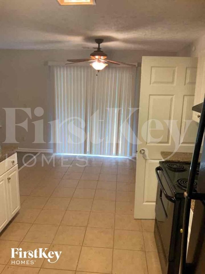 1675 Pilgrim Way - Photo 5 of 16