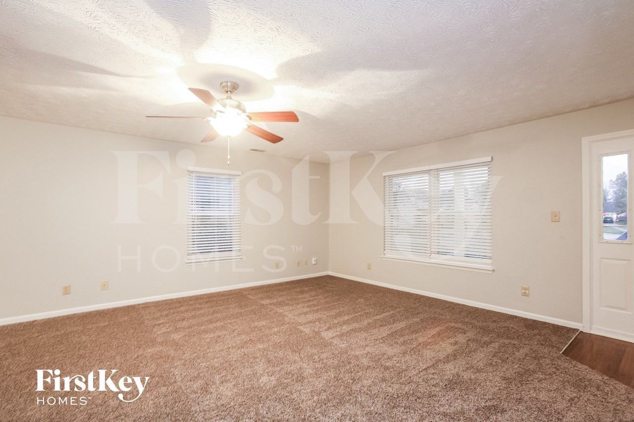 16 Pondview Ct - Photo 2 of 14